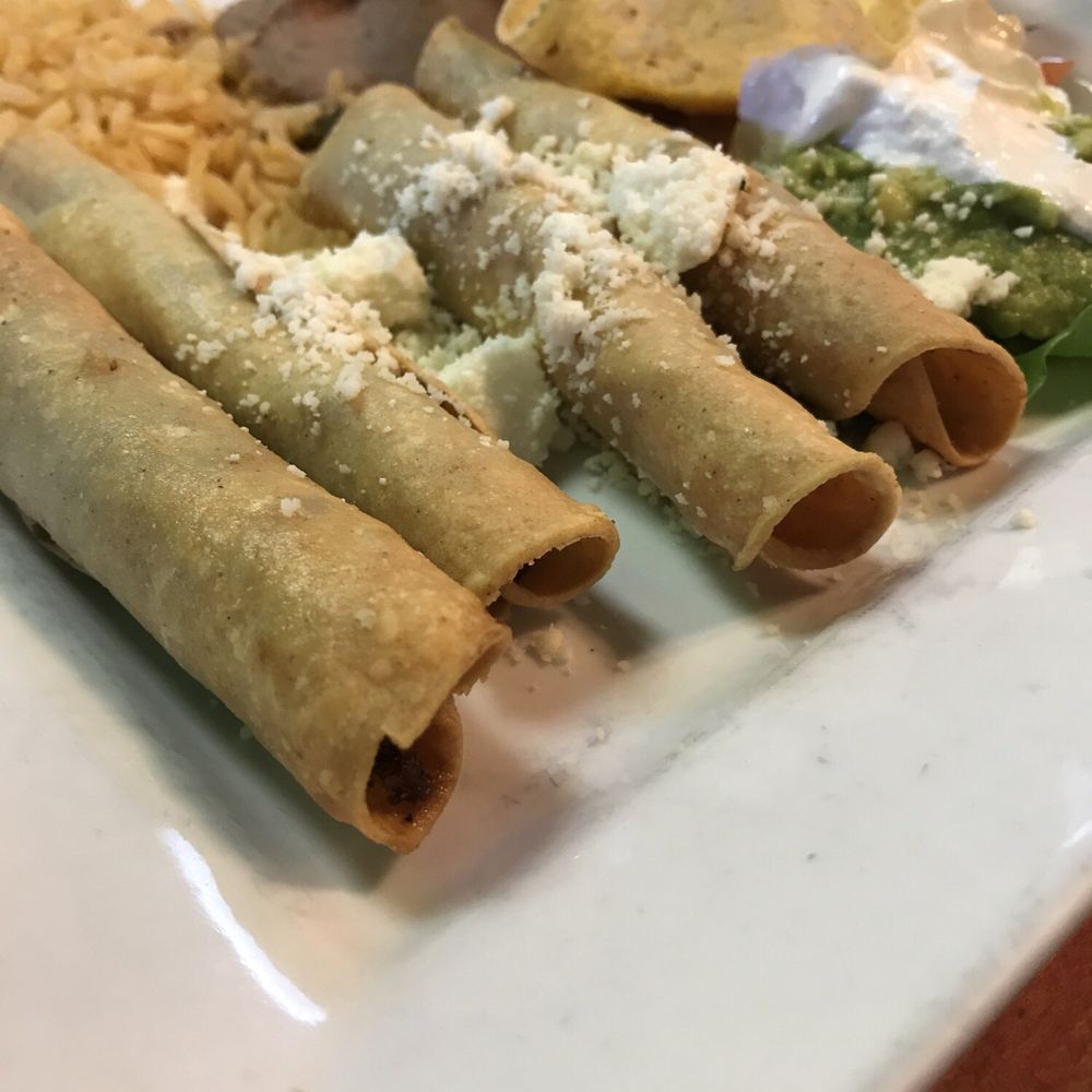 10 De Mayo - Ground Beef Flautas with fresh Guacamole - Mexican Near Me - Beaumont, Texas