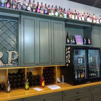 Round Peak Vineyards - Wineries Near Me - Mount Airy, North Carolina Round Peak Vineyards - Wineries Near Me - Mount Airy, North Carolina