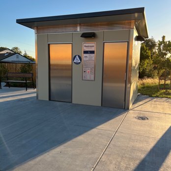 Fairmont Terrace Park - Bathrooms - Parks Near Me - San Leandro, California Fairmont Terrace Park - Bathrooms - Parks Near Me - San Leandro, California