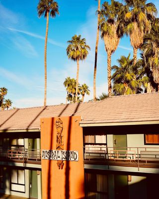 Caliente Tropics Resort - Palm Springs, CA by null