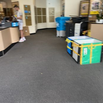 The UPS Store - Shipping Centers Near Me - Miami, Florida