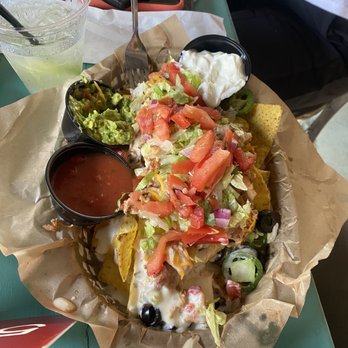Floyd's Bar - Nachos - Bars Near Me - Victoria, Minnesota