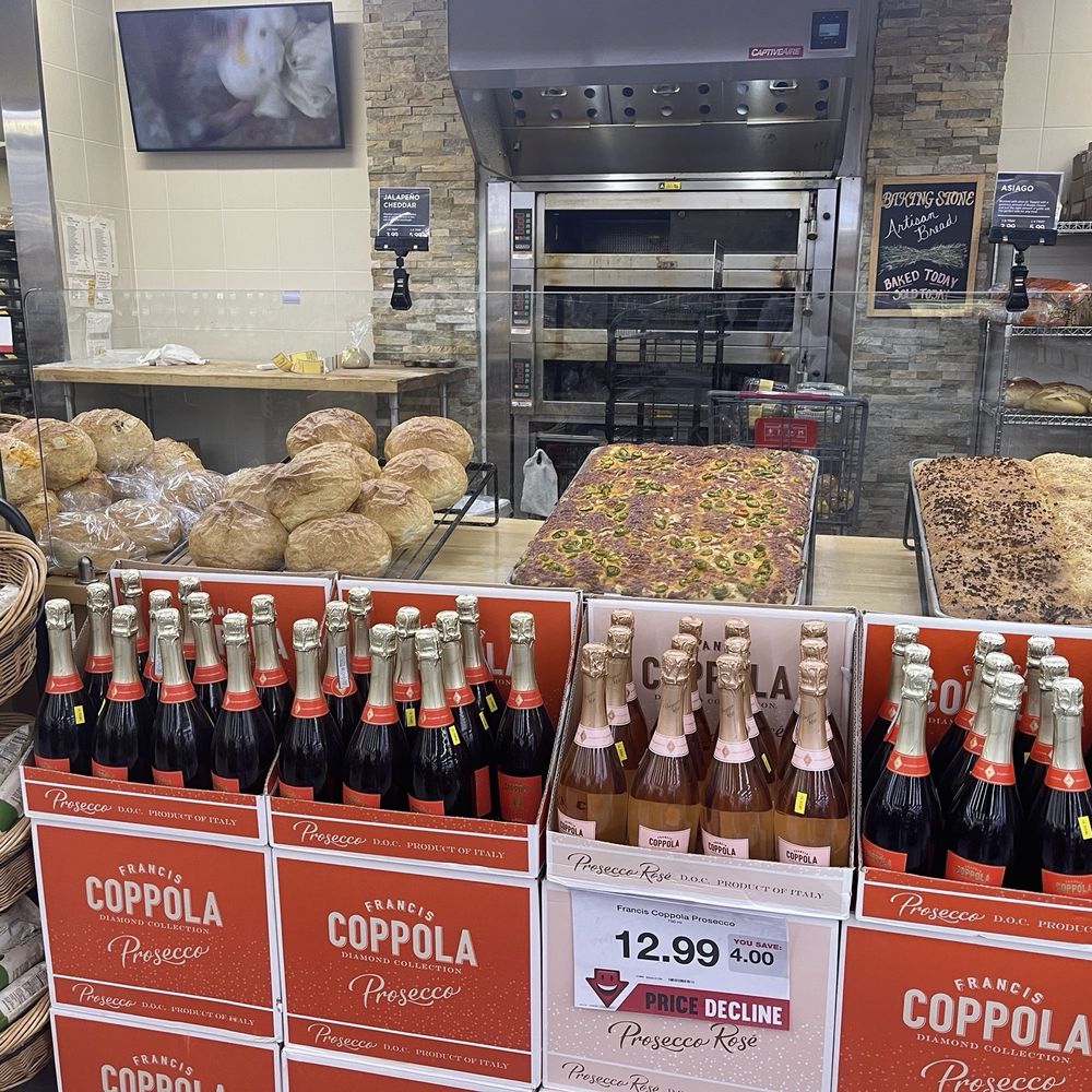 Hy-Vee - Well Stock Meat Section! - Grocery Near Me - West Des Moines, Iowa Hy-Vee - Well Stock Meat Section! - Grocery Near Me - West Des Moines, Iowa