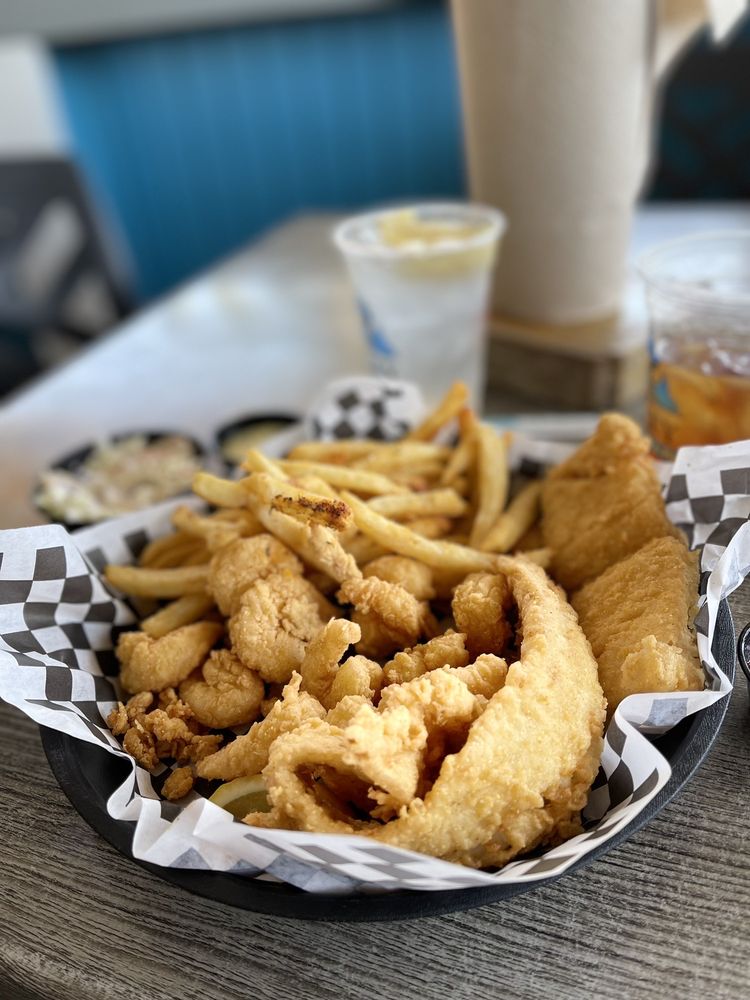 Sea of Thieves Crossplay: Pirate Adventure Cross-Platform Sailing