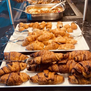 Centurion Lounge DCA - Breakfast buffet - Airport Lounges Near Me - Arlington, Virginia