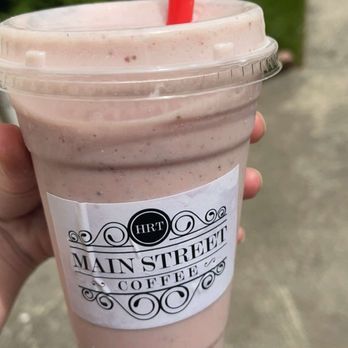 Main Street Coffee - " Strawberry Banana Smoothie ".. more like banana water - Coffee & Tea Near Me - Staten Island, New York