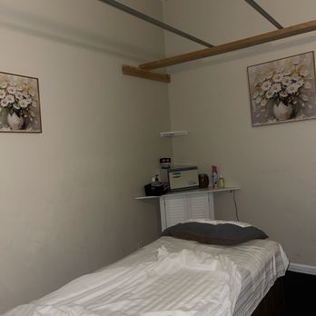 Relaxing Touch Massage - Interior massage room - Massage Near Me - Yucaipa, California Relaxing Touch Massage - Interior massage room - Massage Near Me - Yucaipa, California