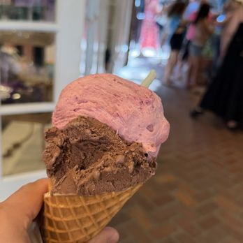 Gelato Paradiso - Dark chocolate - Ice Cream & Frozen Yogurt Near Me - Laguna Beach, California Gelato Paradiso - Dark chocolate - Ice Cream & Frozen Yogurt Near Me - Laguna Beach, California