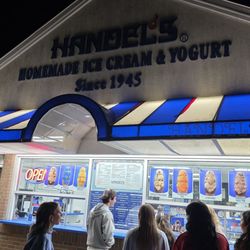 Handel's Homemade Ice Cream & Yogurt - Late night scoop.