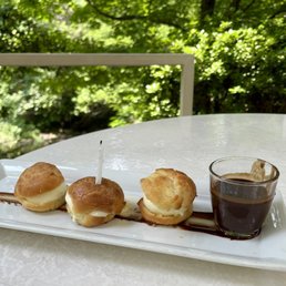 Profiteroles