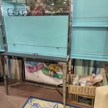 Another Mans Treasures - Lexington bar with a Tiffany insert... - Antiques Near Me - Naples, Florida