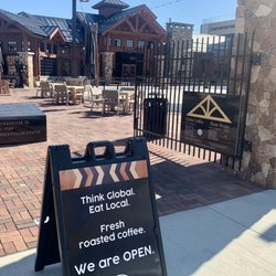 The Plaza & Globe Coffee - Awesome outdoor area