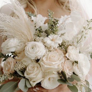 Bloom In Box - Bridal bouquet - Florists Near Me - La Palma, California Bloom In Box - Bridal bouquet - Florists Near Me - La Palma, California