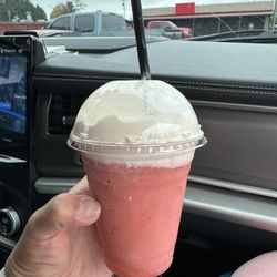 Luckman Coffee - Strawberry smoothie, not too sweet!