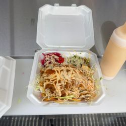Tito's Tacos - Pollo con Tajadas
