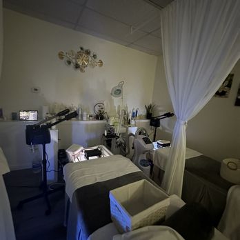 V Beauty - Room - Skin Care Near Me - Garden Grove, California V Beauty - Room - Skin Care Near Me - Garden Grove, California