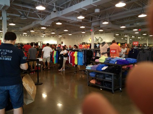 Under Armour Factory House - Twin Cities Premium Outlets by null