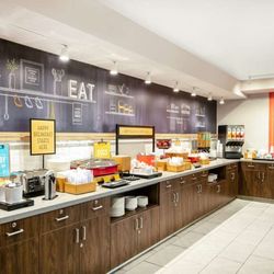 Hampton Inn & Suites Las Vegas-Henderson - Breakfast Area