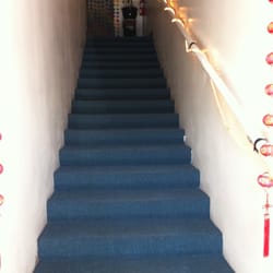 Asian Relax - They are on the second floor and this is the entrance