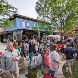 The Casual Pint - Northshore - Live music on the patio.