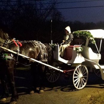 Highview Holiday Fest - 2019 event (horse carriage rides) - Holiday Decorations Near Me - Louisville, Kentucky