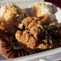 G-Fire Wings (À la carte) 4 wing pieces and rice.