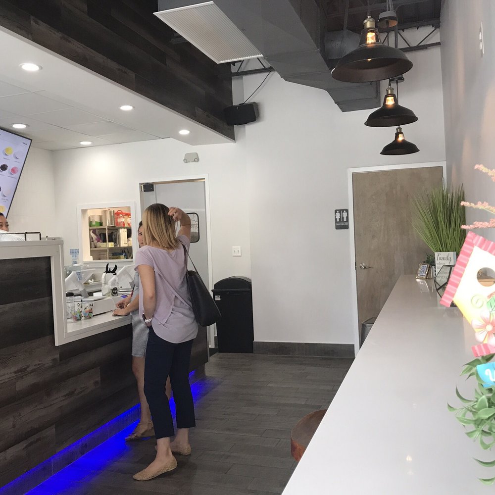 TeaDM Mini - Inside - Bubble Tea Near Me - Vienna, Virginia TeaDM Mini - Inside - Bubble Tea Near Me - Vienna, Virginia