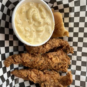 Porky's Backyard - Food Trucks Near Me - Humble, Texas