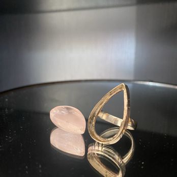 Crystal Lounge by Crystallography Gems - Gemstones & Minerals Near Me - Seattle, Washington