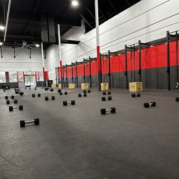 Performance360 - La Mesa - Weights and equipment organized before class - Circuit Training Gyms Near Me - La Mesa, California Performance360 - La Mesa - Weights and equipment organized before class - Circuit Training Gyms Near Me - La Mesa, California