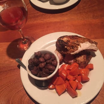 Charleston's - Roasted chicken with mushrooms and carrots - American Near Me - Tulsa, Oklahoma Charleston's - Roasted chicken with mushrooms and carrots - American Near Me - Tulsa, Oklahoma