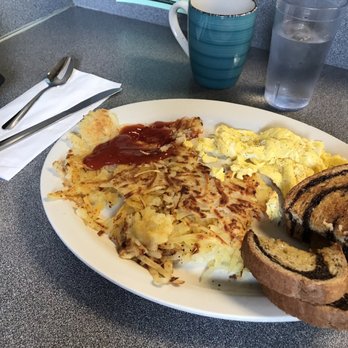 Rainbow - Really generous portions of hashbrowns. - Comfort Food Near Me - New Berlin, Wisconsin