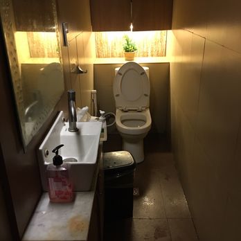 Teppanya - Very narrow bathroom - Japanese Near Me - Clark Freeport Philippines, PAM
