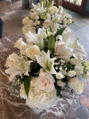 Loves Me Flowers by null