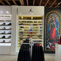 Shoe Palace