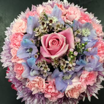 Becky's Custom Creations - Florists Near Me - Syracuse, New York