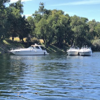 Sac Brew Boat - Lots of boats on the river - Boat Tours Near Me - Sacramento, California Sac Brew Boat - Lots of boats on the river - Boat Tours Near Me - Sacramento, California