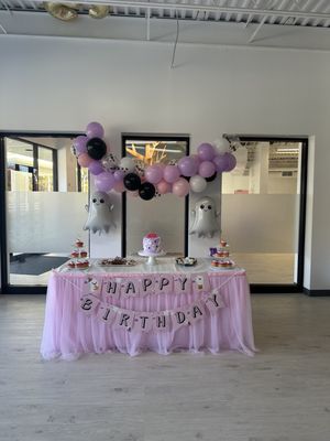 Huckleberry Play by null