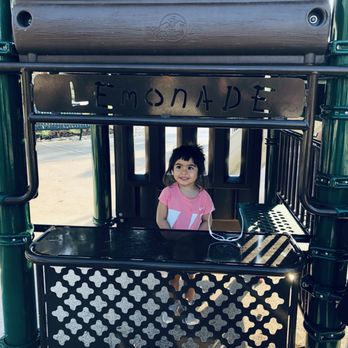 Chapparosa Park - Playground with lemonade stand. - Parks Near Me - Laguna Niguel, California