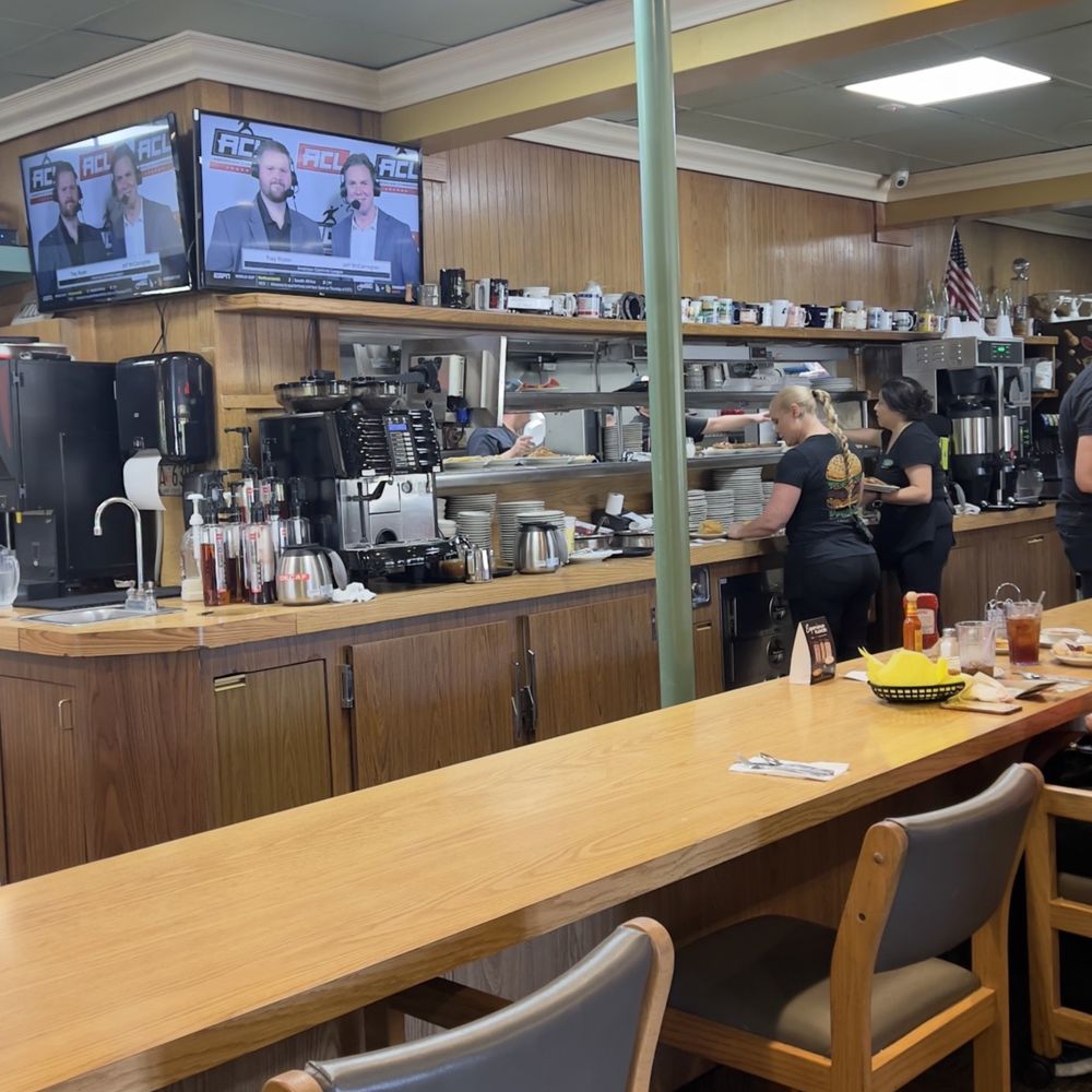 Penfold's Cafe & Bakery - Inside - Breakfast & Brunch Near Me - Temecula, California