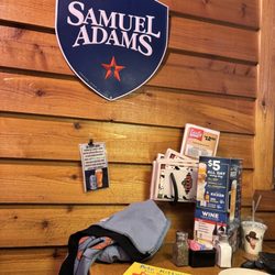 Texas Roadhouse - Bass table