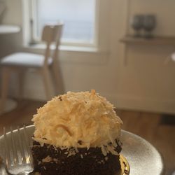 Suti & Co - Coconut chocolate cake