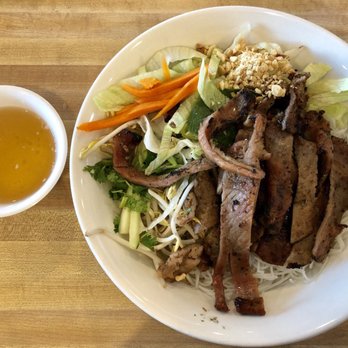 Het Say Vietnamese Kitchen - Pork vermicelli bowl - Vietnamese Near Me - Austin, Texas