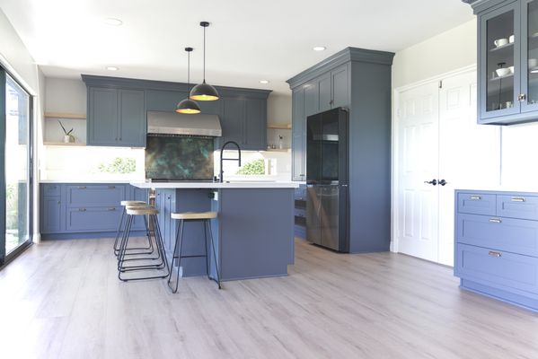 Kitchen Remodeling - INC Remodeling is a trusted remodeling company offering a wide range of construction and renovation services. We have a highly trained and experienced team of interior designers, landscapers, and other technicians to offer home improvement quality services. The team undergoes continuous training to harness their skills so that we can serve you better. We have also invested in the latest tools and equipment to make our work easier. That ensures we complete our projects correctly and quickly.
Our company uses only the highest quality construction materials and products. We use quality tiles, countertops, different flooring options, and bathroom and kitchen fixtures. We are also honest and transparent in our work. Our team doesn't take shortcuts to maximize profits or complete the work quickly. Kitchen Remodeling - INC Remodeling is a trusted remodeling company offering a wide range of construction and renovation services. We have a highly trained and experienced team of interior designers, landscapers, and other technicians to offer home improvement quality services. The team undergoes continuous training to harness their skills so that we can serve you better. We have also invested in the latest tools and equipment to make our work easier. That ensures we complete our projects correctly and quickly.
Our company uses only the highest quality construction materials and products. We use quality tiles, countertops, different flooring options, and bathroom and kitchen fixtures. We are also honest and transparent in our work. Our team doesn't take shortcuts to maximize profits or complete the work quickly.