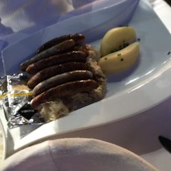 Cafe Am Rathaus - Nurenberg sausage and sauerkraut