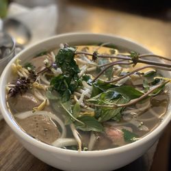 Pho a Gogo - Mixed beef ball, tendon and brisket