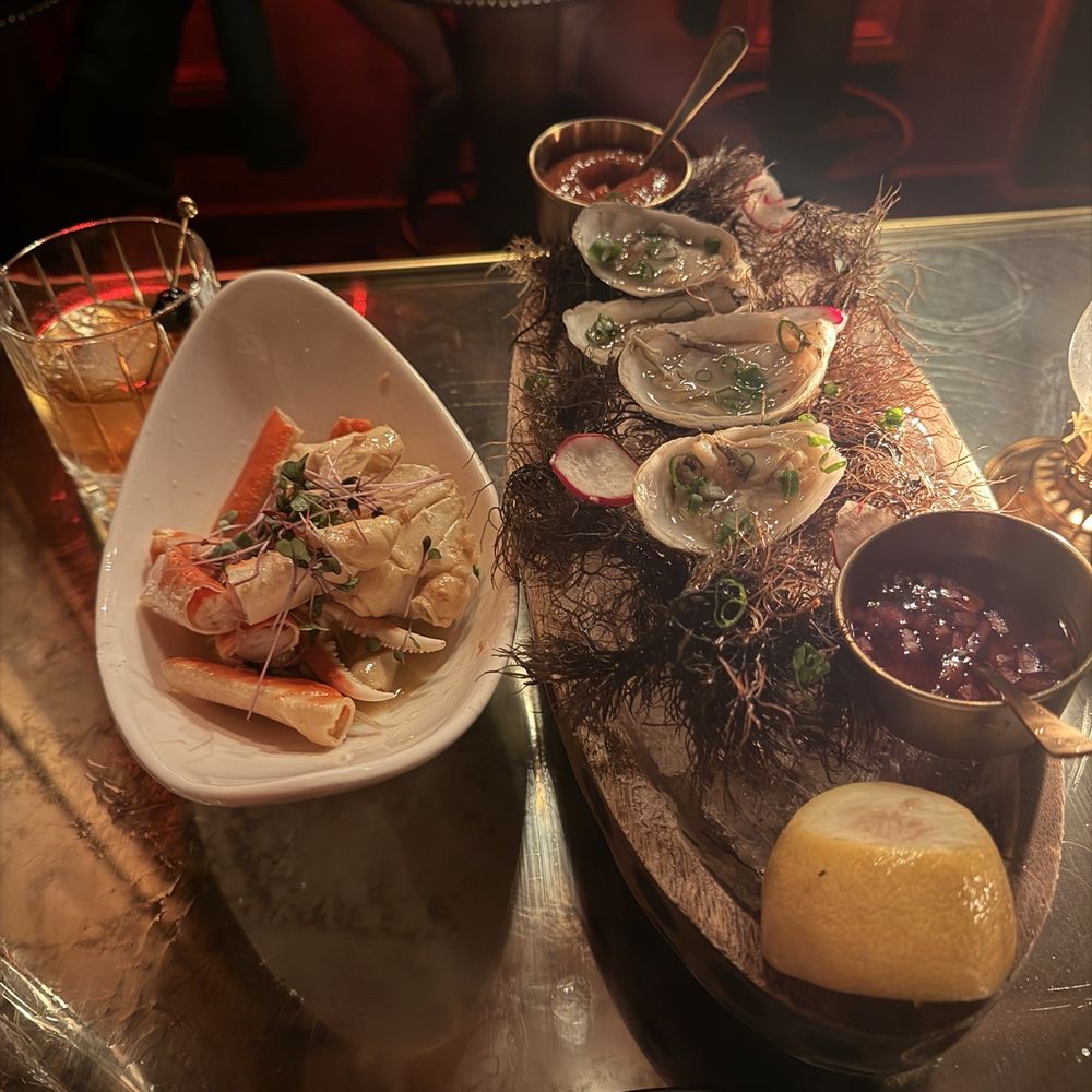 Gaslamp - Crab, Oysters - Steakhouses Near Me - Kailua, Hawaii Gaslamp - Crab, Oysters - Steakhouses Near Me - Kailua, Hawaii