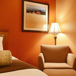 Best Western Pioneer Inn & Suites - Double Queen Standard Sitting Area