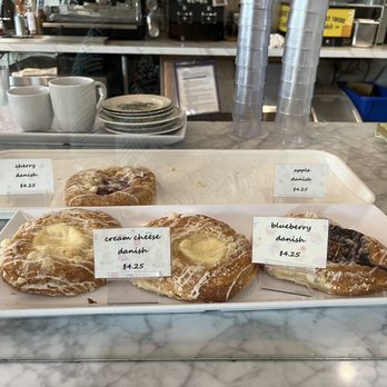 Lady Quack's Cakery - Custom Cakes Near Me - Austin, Texas Lady Quack's Cakery - Custom Cakes Near Me - Austin, Texas