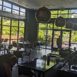Avanti Restaurant & Bar